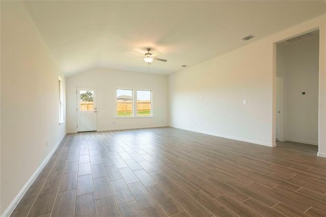 113 Caterpillar DR, Georgetown, TX 78628