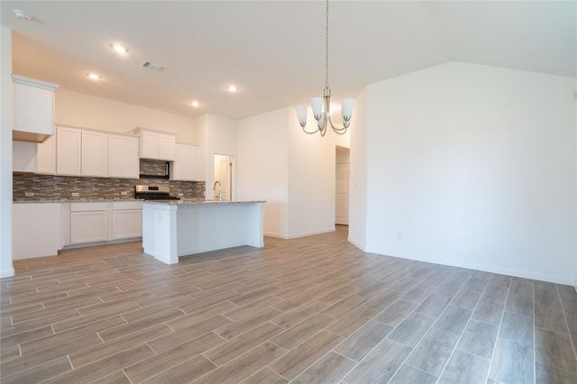 113 Caterpillar DR, Georgetown, TX 78628