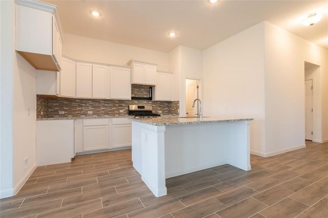 113 Caterpillar DR, Georgetown, TX 78628