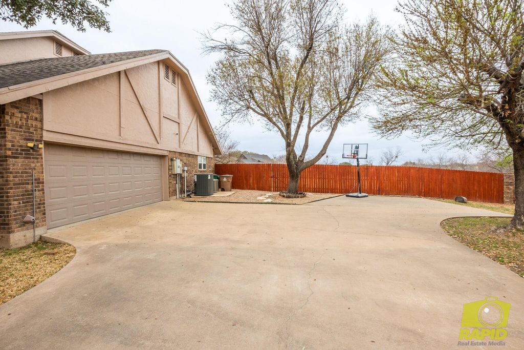 Image 5 of property listing at 6569 Spy Glass Drive, San Angelo, TX 76904