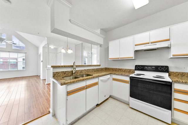 1330 Old Spanish Trail 8304, Houston, TX 77054