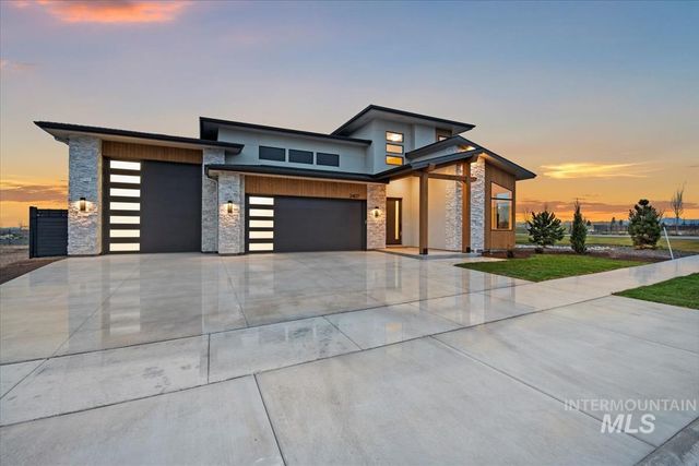 2407 N Buhrstone Ave, Eagle, ID 83616