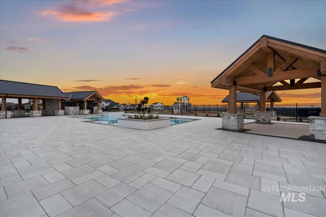 2407 N Buhrstone Ave, Eagle, ID 83616