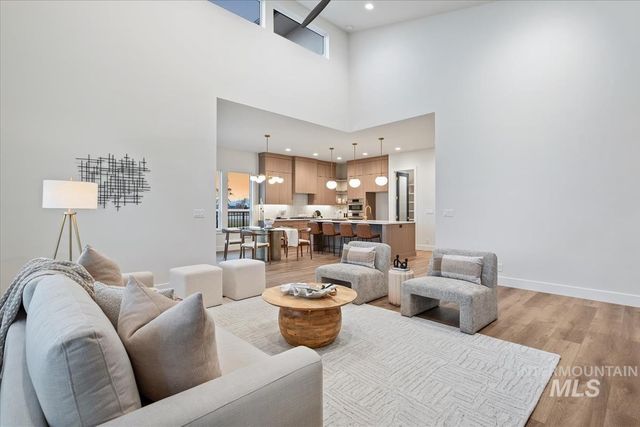 2407 N Buhrstone Ave, Eagle, ID 83616