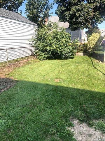 220 Pershing Parkway, Mineola, NY 11501