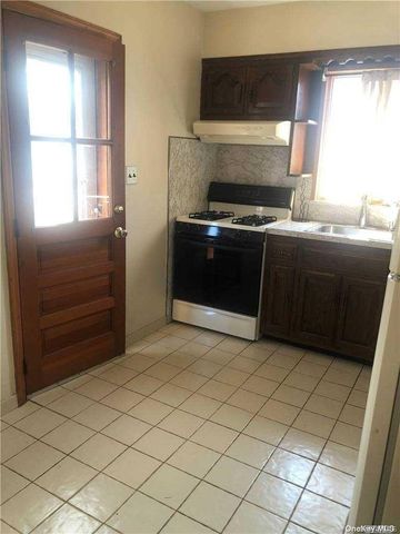 220 Pershing Parkway, Mineola, NY 11501