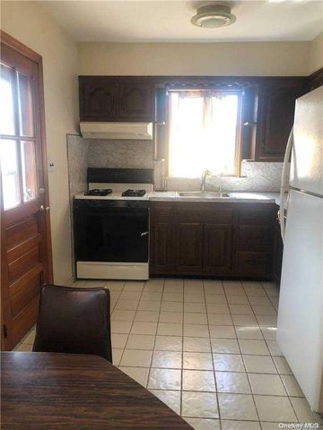 220 Pershing Parkway, Mineola, NY 11501