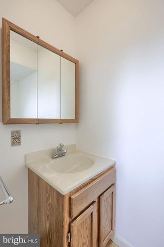 142 PALM LN, Lebanon, PA 17042