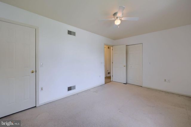 142 PALM LN, Lebanon, PA 17042