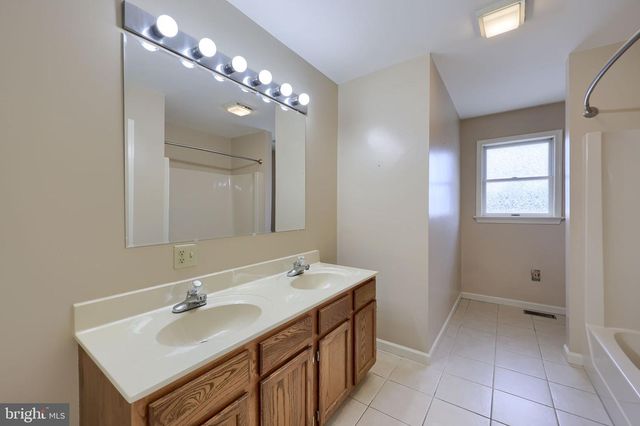 142 PALM LN, Lebanon, PA 17042