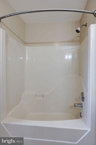 142 PALM LN, Lebanon, PA 17042