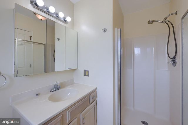 142 PALM LN, Lebanon, PA 17042