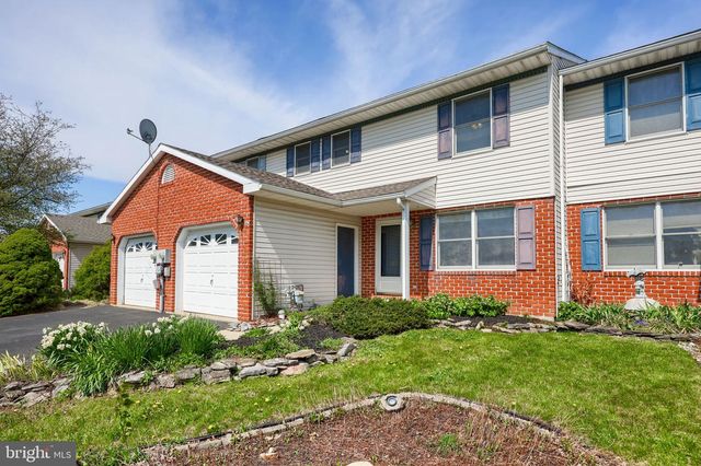 142 PALM LN, Lebanon, PA 17042