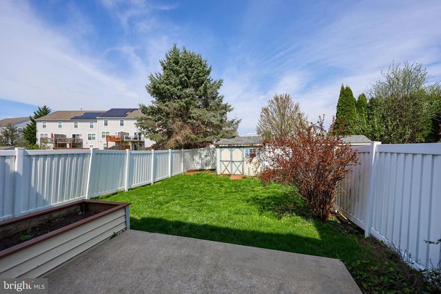 142 PALM LN, Lebanon, PA 17042