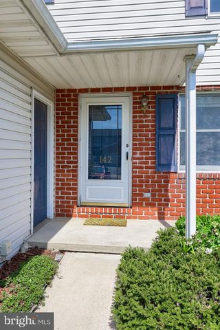 142 PALM LN, Lebanon, PA 17042
