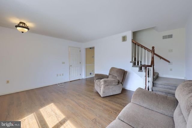 142 PALM LN, Lebanon, PA 17042