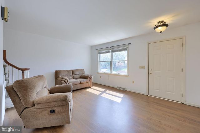 142 PALM LN, Lebanon, PA 17042