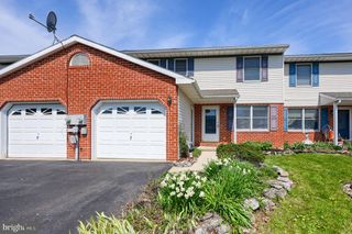 142 PALM LN, Lebanon, PA 17042