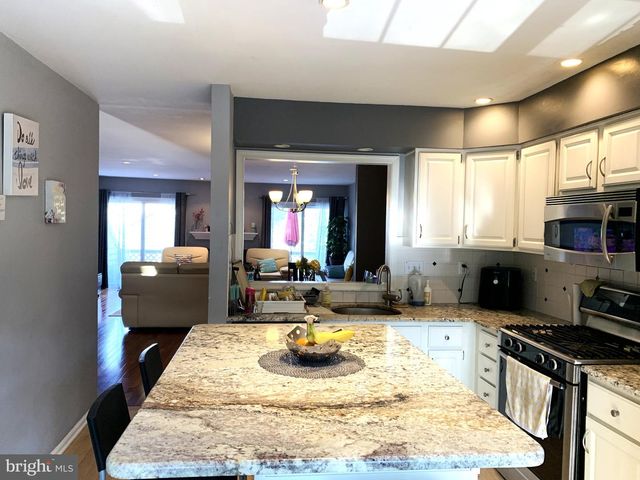 11 CABOT DR, Chesterbrook, PA 19087