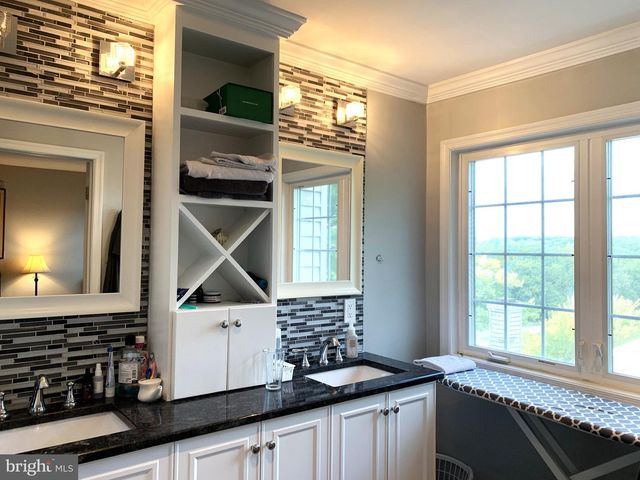 11 CABOT DR, Chesterbrook, PA 19087