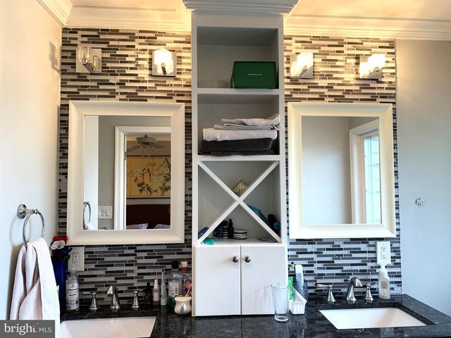 11 CABOT DR, Chesterbrook, PA 19087