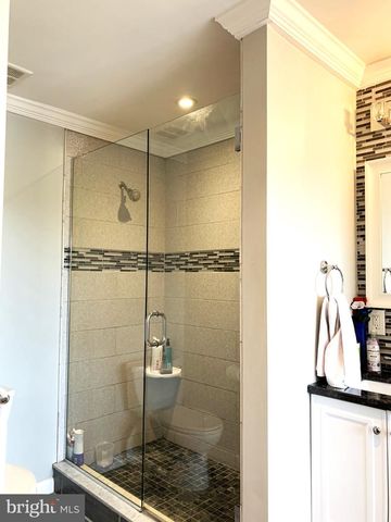 11 CABOT DR, Chesterbrook, PA 19087