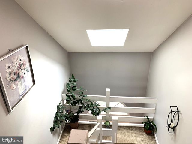 11 CABOT DR, Chesterbrook, PA 19087