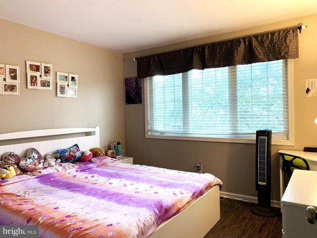 11 CABOT DR, Chesterbrook, PA 19087