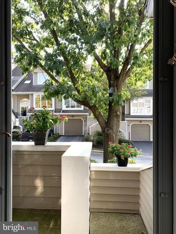 11 CABOT DR, Chesterbrook, PA 19087