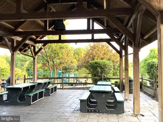 11 CABOT DR, Chesterbrook, PA 19087