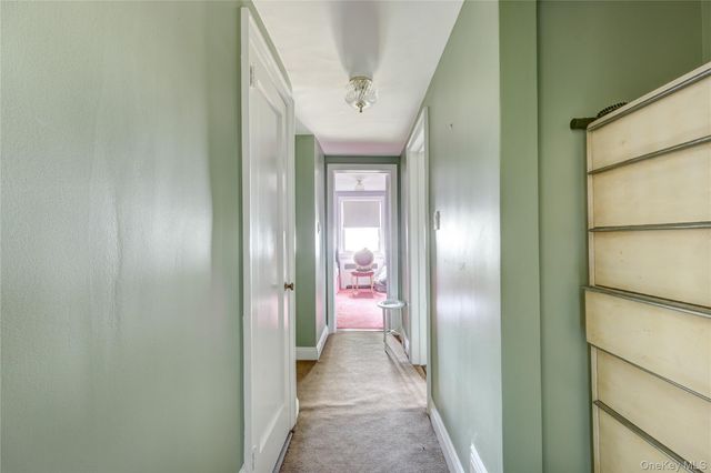 178 Schenck Circle N, Hewlett Harbor, NY 11557