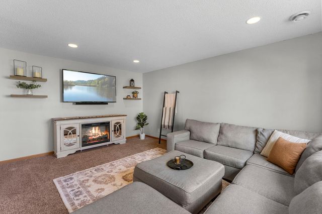 10534 64th Lane NE, Albertville, MN 55301