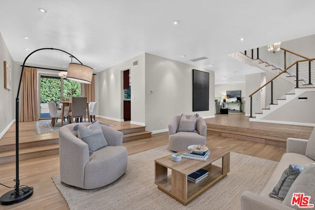 4262 Levitt Lane, Sherman Oaks, CA 91403