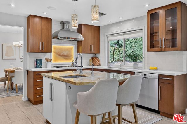 4262 Levitt Lane, Sherman Oaks, CA 91403