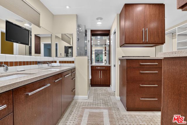 4262 Levitt Lane, Sherman Oaks, CA 91403