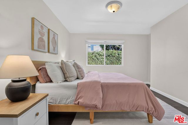 4262 Levitt Lane, Sherman Oaks, CA 91403