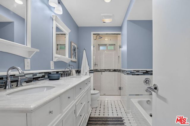 4262 Levitt Lane, Sherman Oaks, CA 91403