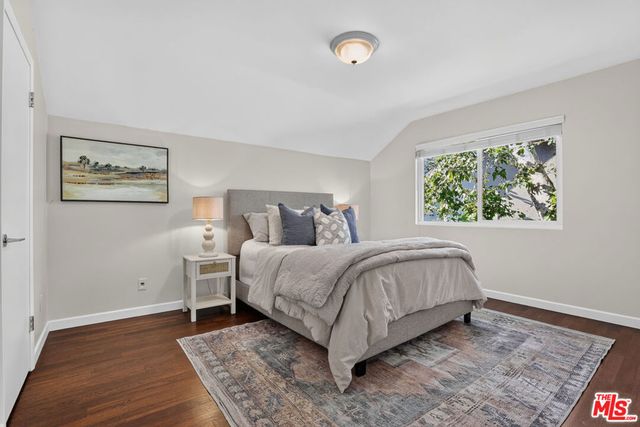 4262 Levitt Lane, Sherman Oaks, CA 91403