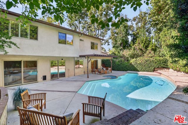 4262 Levitt Lane, Sherman Oaks, CA 91403