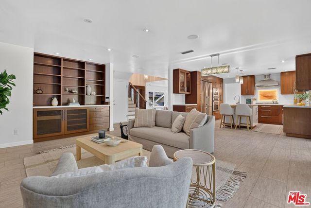 4262 Levitt Lane, Sherman Oaks, CA 91403
