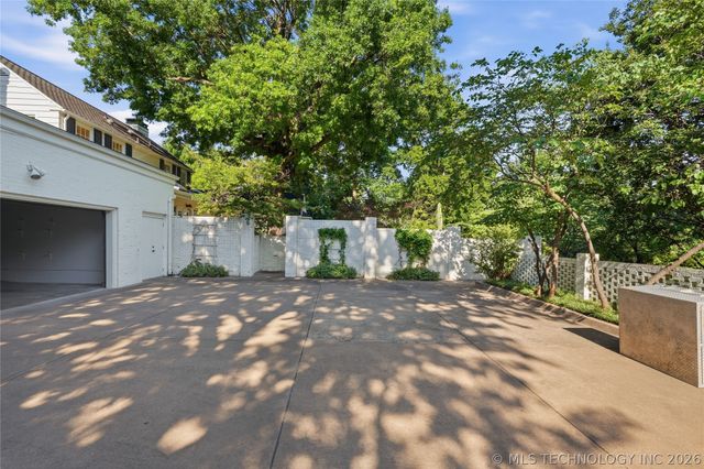 2458 E 26th Place, Tulsa, OK 74114