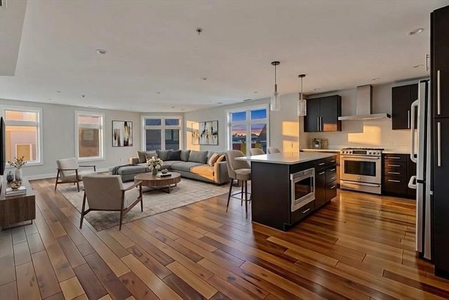 112 W 9th St. 2, Boston, MA 02127