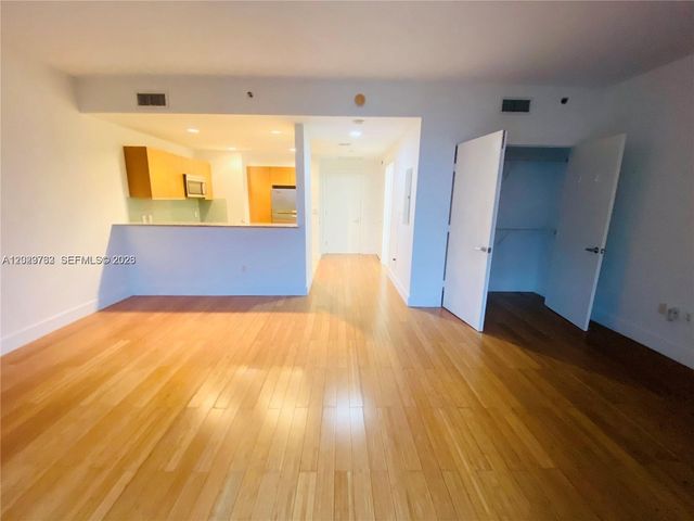 1060 Brickell Ave 3109, Miami, FL 33131
