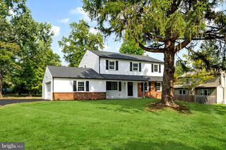 5 WALNUT LN, Doylestown, PA 18901