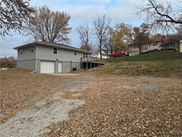 114 Hickory Street, Mound City, MO 64470