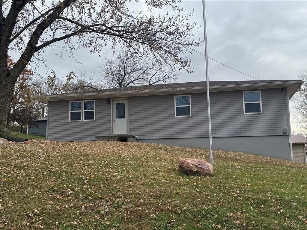 114 Hickory Street, Mound City, MO 64470