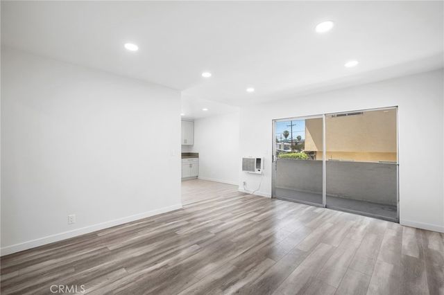 1025 E Lomita Avenue 5, Glendale, CA 91205
