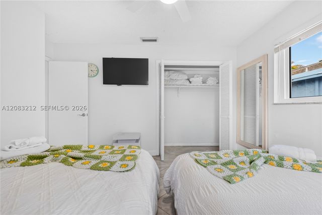 22682 SW 65th Ave, Boca Raton, FL 33428