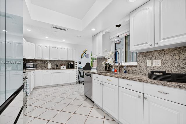 22682 SW 65th Ave, Boca Raton, FL 33428