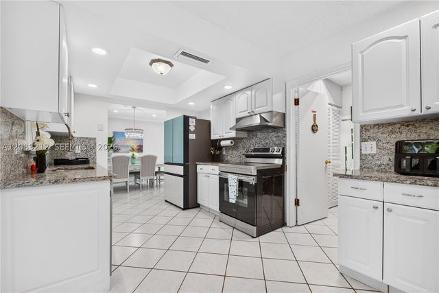 22682 SW 65th Ave, Boca Raton, FL 33428